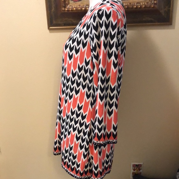 la vanya abstract print nautical criss cross gold tone chain tie & drop LS top - Picture 6 of 12